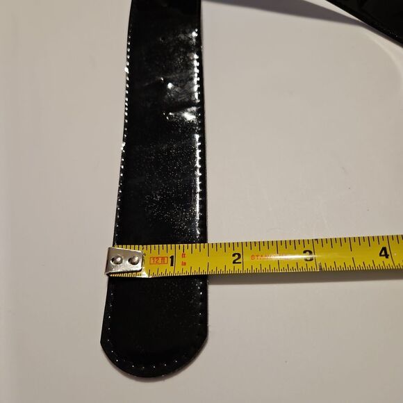 Shiny Faux Patent Black Women's Belt waist 32"-36" Like New - Picture 3 of 4